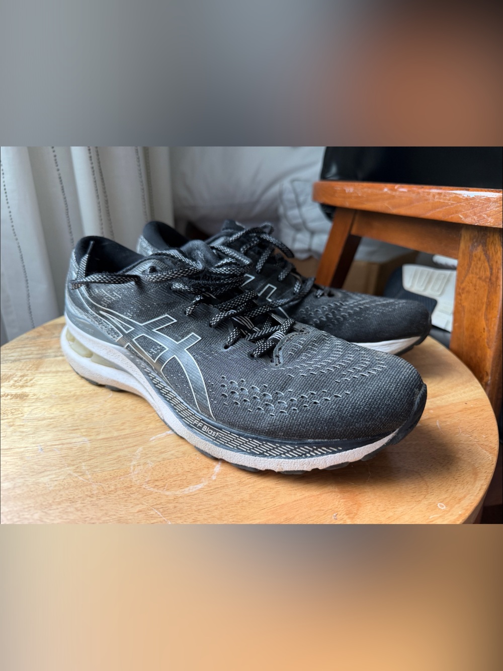 ASICS Women Gel Kayano size 10.5 NARROW